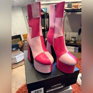 Dolls Kill boots